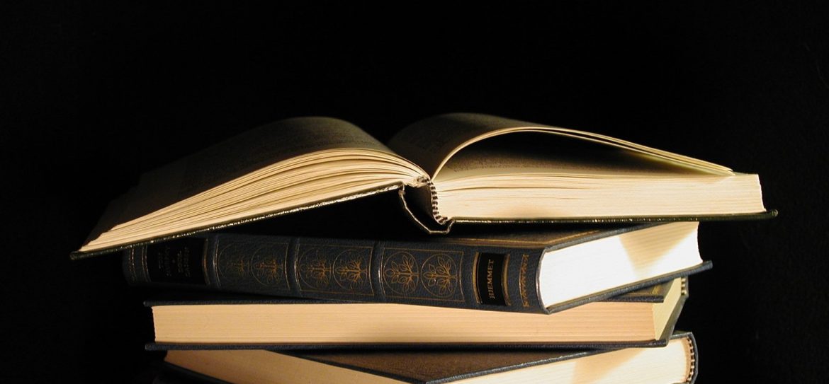 books-1254688.jpg